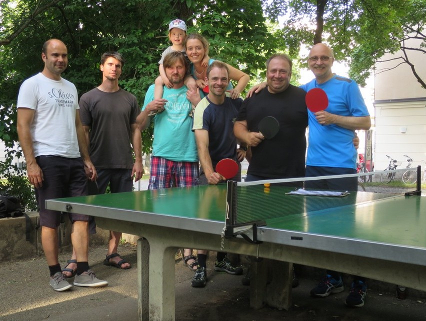 Účastníci pingpongového turnaje 2016
